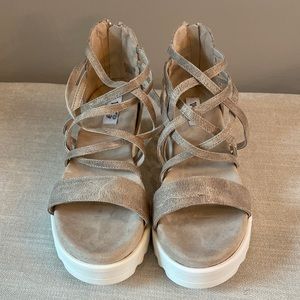 Very G sandals size 7.5 tan nude